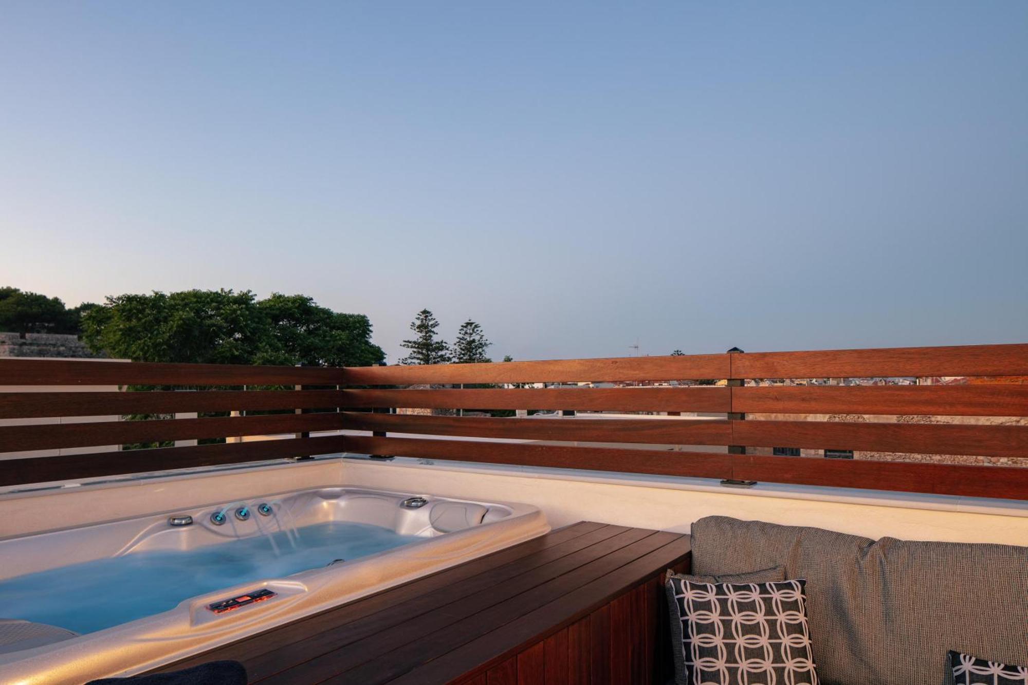 Le Bijou Luxury Suites Rethymno 外观 照片